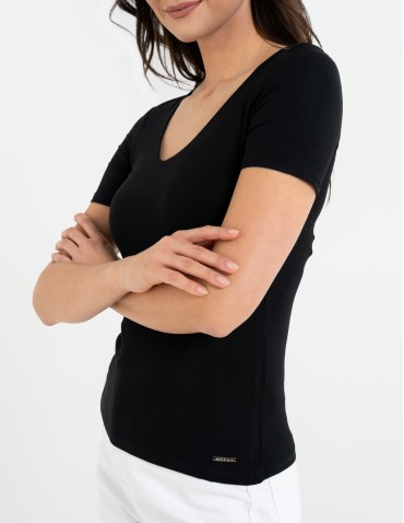 Bluzka damska z dekoltem w serek wiskozowa bez wzoru - CZARNY - produkt 2