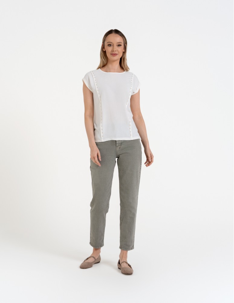 Bluzki i koszule - Elegancka bluzka damska z dekoracyjnymi dżetami BIAŁY  - produkt moraj.pl 4