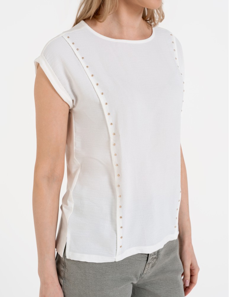 Bluzki i koszule - Elegancka bluzka damska z dekoracyjnymi dżetami BIAŁY  - produkt moraj.pl 8