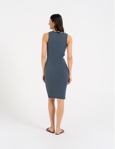 Sukienki midi - Sukienka damska midi prążkowana na szerokich ramiączkach GRANATOWY - produkt 13