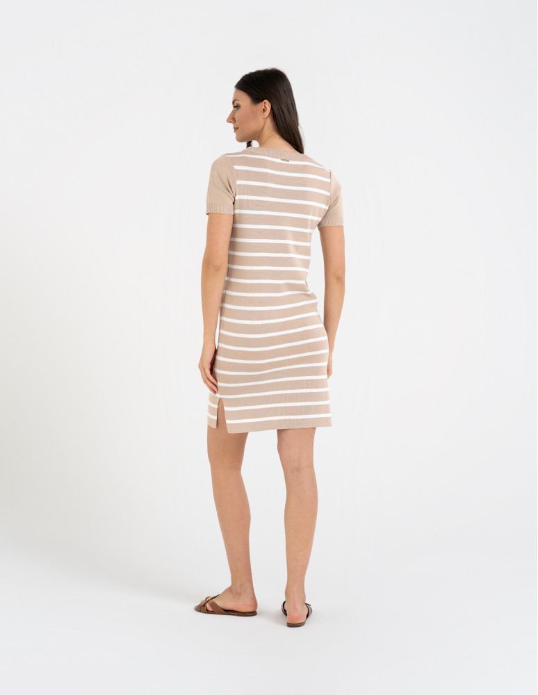 Sukienki i kombinezony - Sukienka damska dzianinowa w paski z krótkim rękawem BEŻOWY  - produkt moraj.pl 6