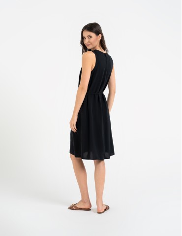 Sukienki i kombinezony - Sukienka damska wiskozowa z wiązaniem w talii i kieszeniami CZARNY - produkt 5