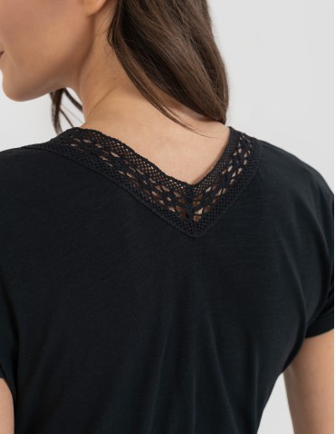 Sukienki maxi - Sukienka damska maxi z dekoltem w serek i rozcięciem CZARNY - produkt 8