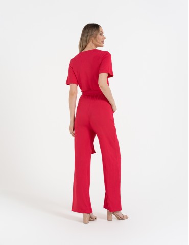 Kombinezony - Kombinezon damski z kopertowym dekoltem i paskiem FUKSJA - produkt 11