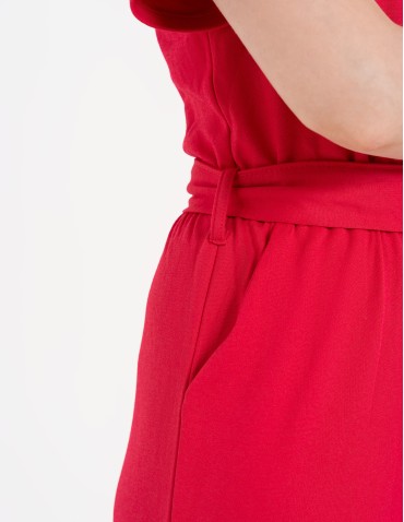 Kombinezony - Kombinezon damski z kopertowym dekoltem i paskiem FUKSJA - produkt 13