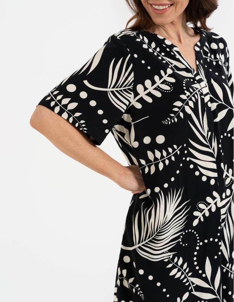 Sukienki midi - Sukienka damska midi wiskozowa o luźniejszym kroju z motywem roślinnym WZÓR 2  - produkt moraj.pl 10