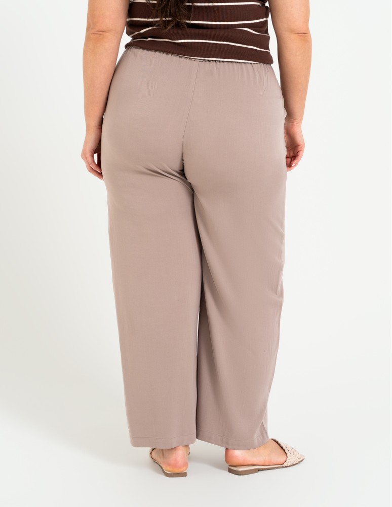 Spodnie materiałowe - Spodnie damskie z wiskozy z szeroką nogawką i kieszeniami BEŻOWY  - produkt moraj.pl 7