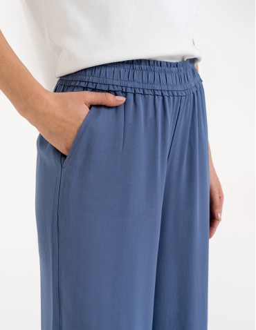Spodnie materiałowe - Spodnie damskie z wiskozy z szeroką nogawką i kieszeniami NIEBIESKI - produkt 2