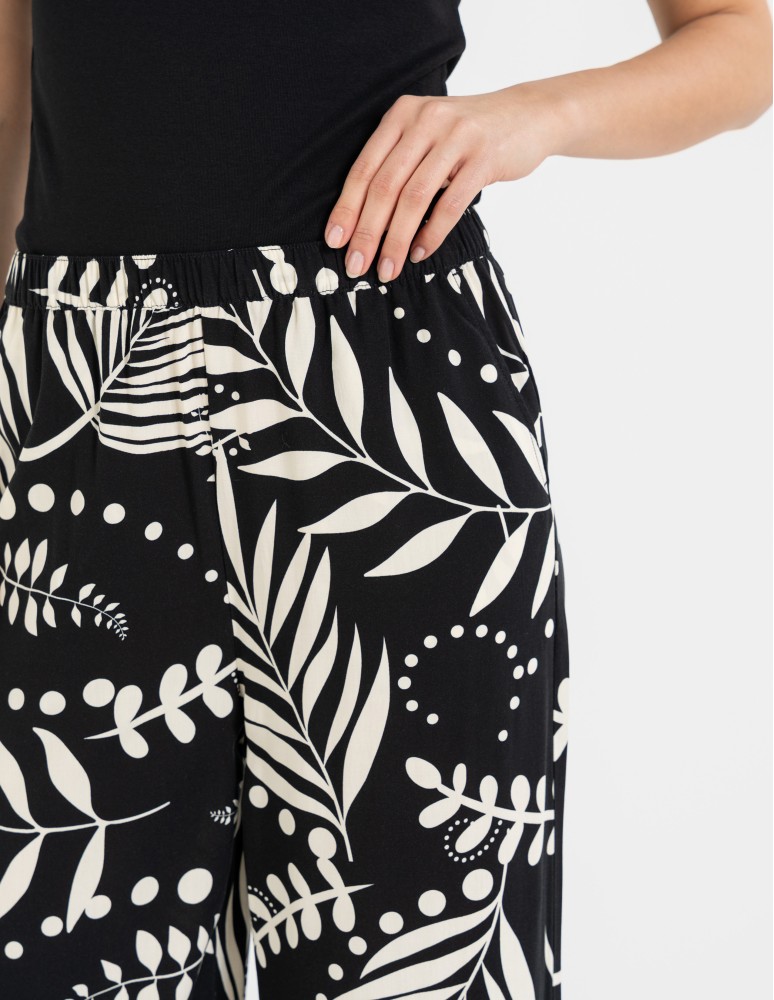 Spodnie materiałowe - Spodnie damskie wiskozowe 100% z roślinnym wzorem CZARNY  - produkt moraj.pl 6