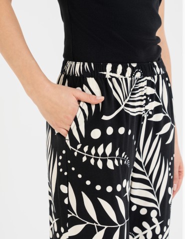 Spodnie damskie wiskozowe 100% z roślinnym wzorem  - produkt 2