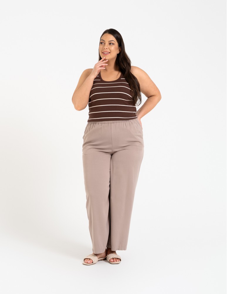 Spodnie materiałowe - Spodnie damskie z wiskozy z szeroką nogawką i kieszeniami BEŻOWY  - produkt moraj.pl 4