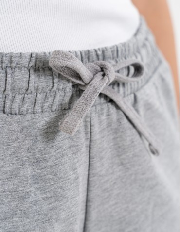 Szorty dresowe - Szorty damskie dresowe bawełniane krótkie klasyczne z wiązaniem SZARY - produkt 11