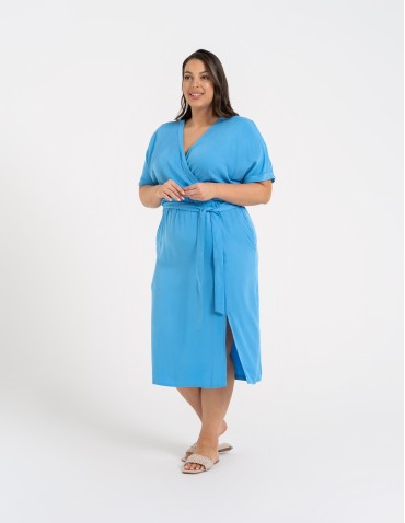 Sukienki midi - Sukienka damska midi wiskozowa z kopertowym dekoltem i rozcięciem NIEBIESKI - produkt 6