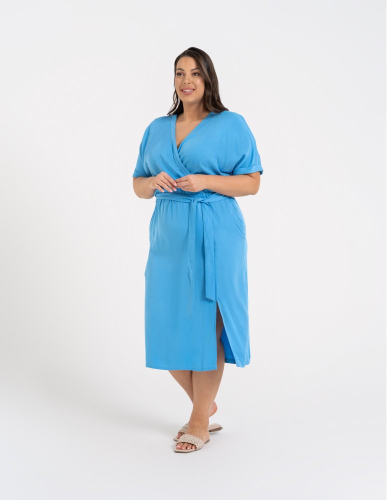 Sukienki midi - Sukienka damska midi wiskozowa z kopertowym dekoltem i rozcięciem NIEBIESKI - produkt moraj.pl 6