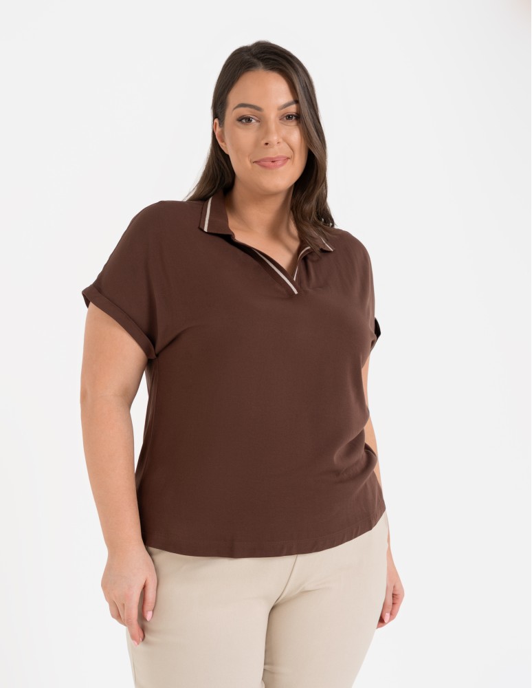 Bluzki z krótkim rękawem - Damska bluzka wiskozowa z dekoltem polo i krótkim rękawem BRĄZOWY - produkt moraj.pl 9