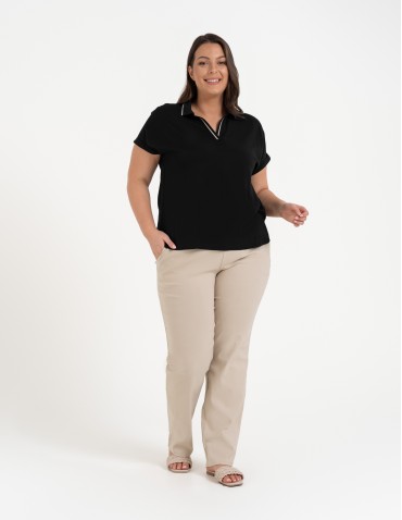 Damska bluzka wiskozowa z dekoltem polo i krótkim rękawem - CZARNY  - produkt 2