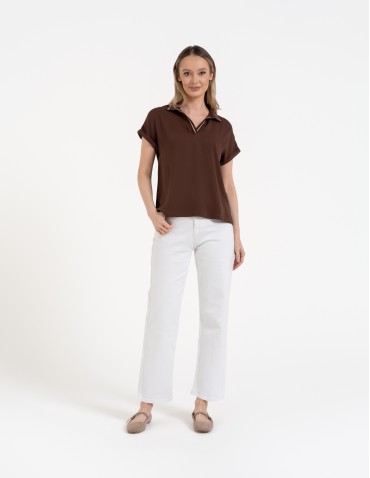 Bluzki z krótkim rękawem - Damska bluzka wiskozowa z dekoltem polo i krótkim rękawem BRĄZOWY - produkt 7