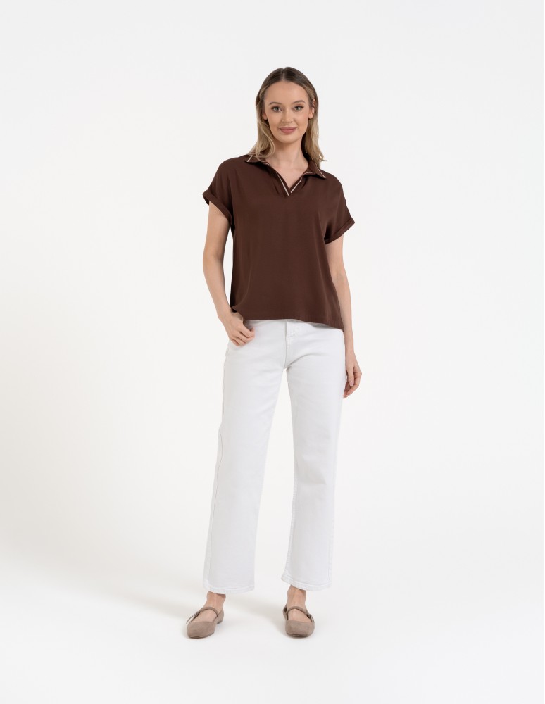 Bluzki z krótkim rękawem - Damska bluzka wiskozowa z dekoltem polo i krótkim rękawem BRĄZOWY - produkt moraj.pl 7