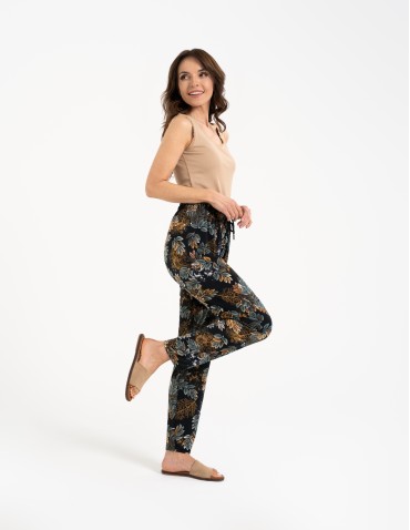 Spodnie damskie z wysokim stanem o luźniejszym kroju