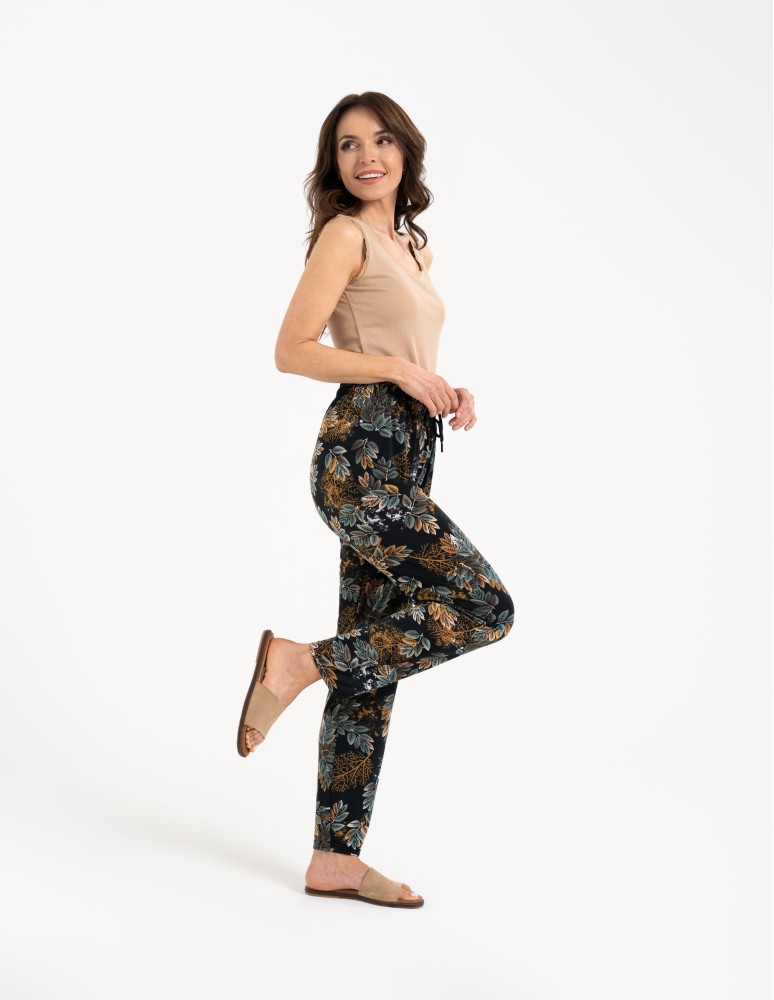 Spodnie materiałowe - Spodnie damskie z wysokim stanem o luźniejszym kroju WZÓR 1 - produkt moraj.pl 1