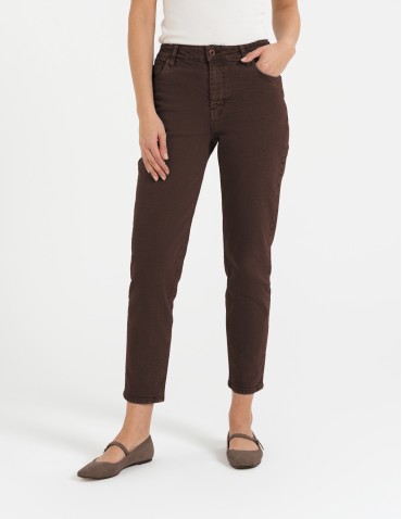 Damskie spodnie jeansowe mom fit - BRĄZOWY  - produkt 2