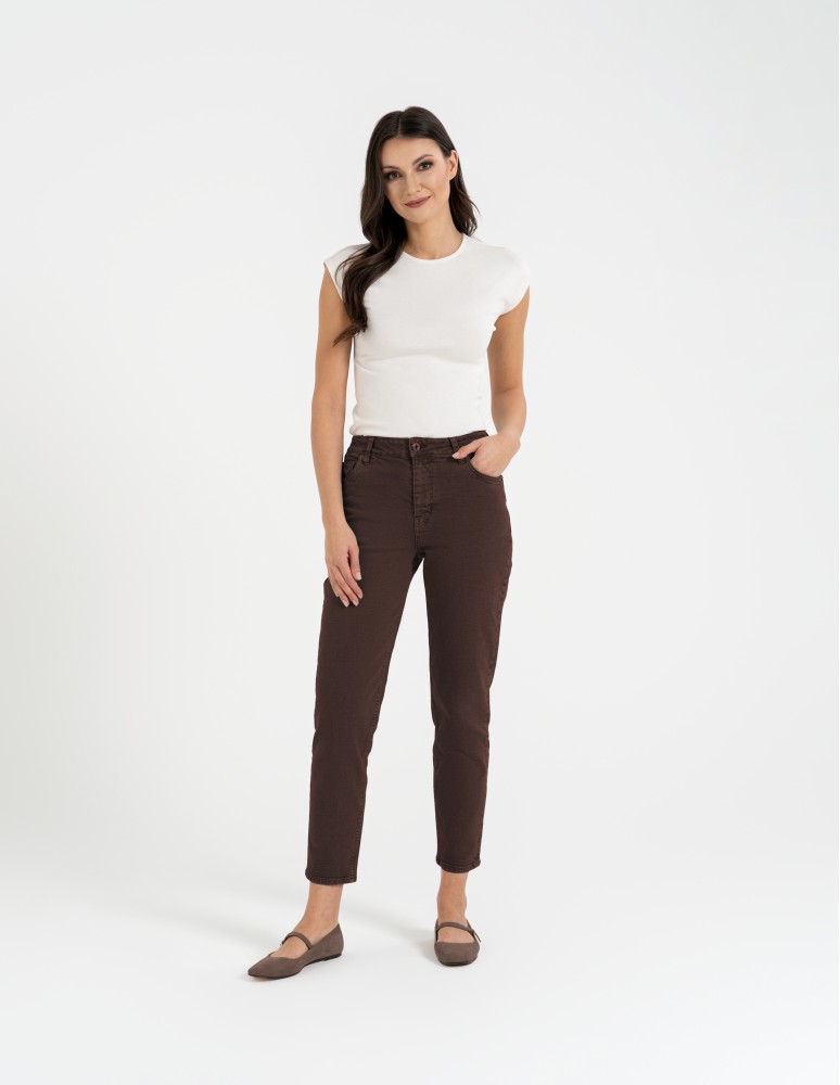 Spodnie damskie - Damskie spodnie jeansowe mom fit BRĄZOWY - produkt moraj.pl 1