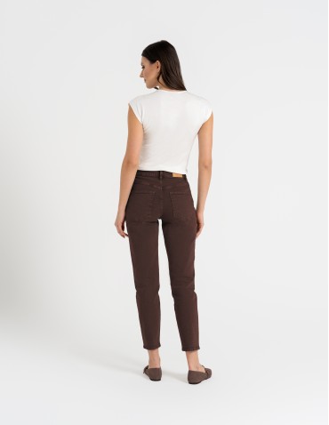 Spodnie damskie - Damskie spodnie jeansowe mom fit BRĄZOWY - produkt 3
