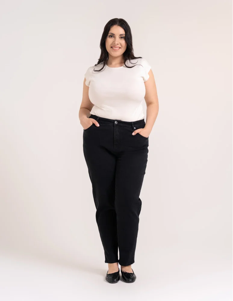 Jeansy - Damskie spodnie jeansowe mom fit CZARNY - produkt moraj.pl 8