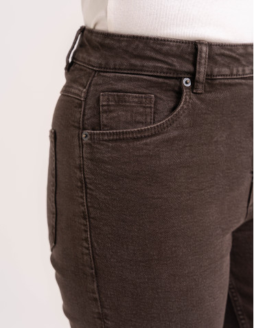 Spodnie damskie - Damskie spodnie jeansowe mom fit BRĄZOWY - produkt 8
