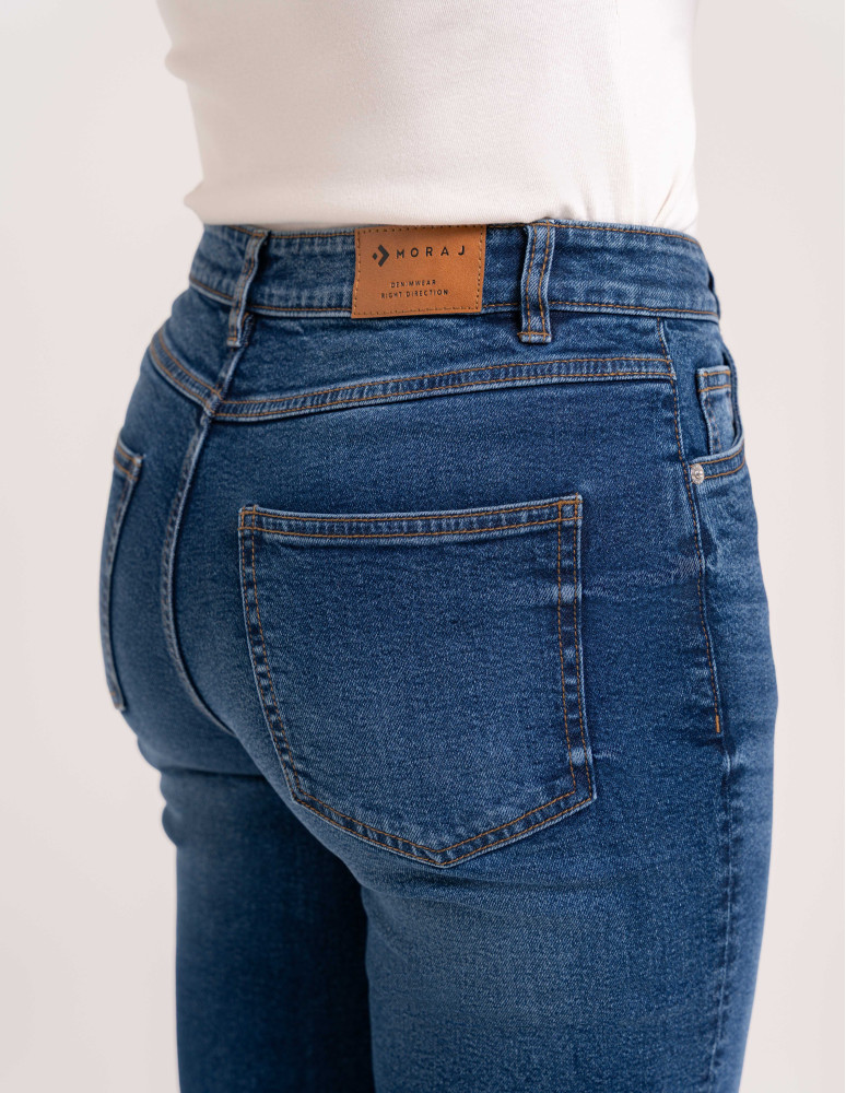 Spodnie damskie - Damskie spodnie jeansowe mom fit NIEBIESKI - produkt moraj.pl 17