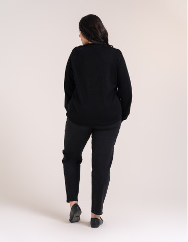 Swetry - Wiskozowy sweter damski z cekinowym dekoltem CZARNY - produkt 12