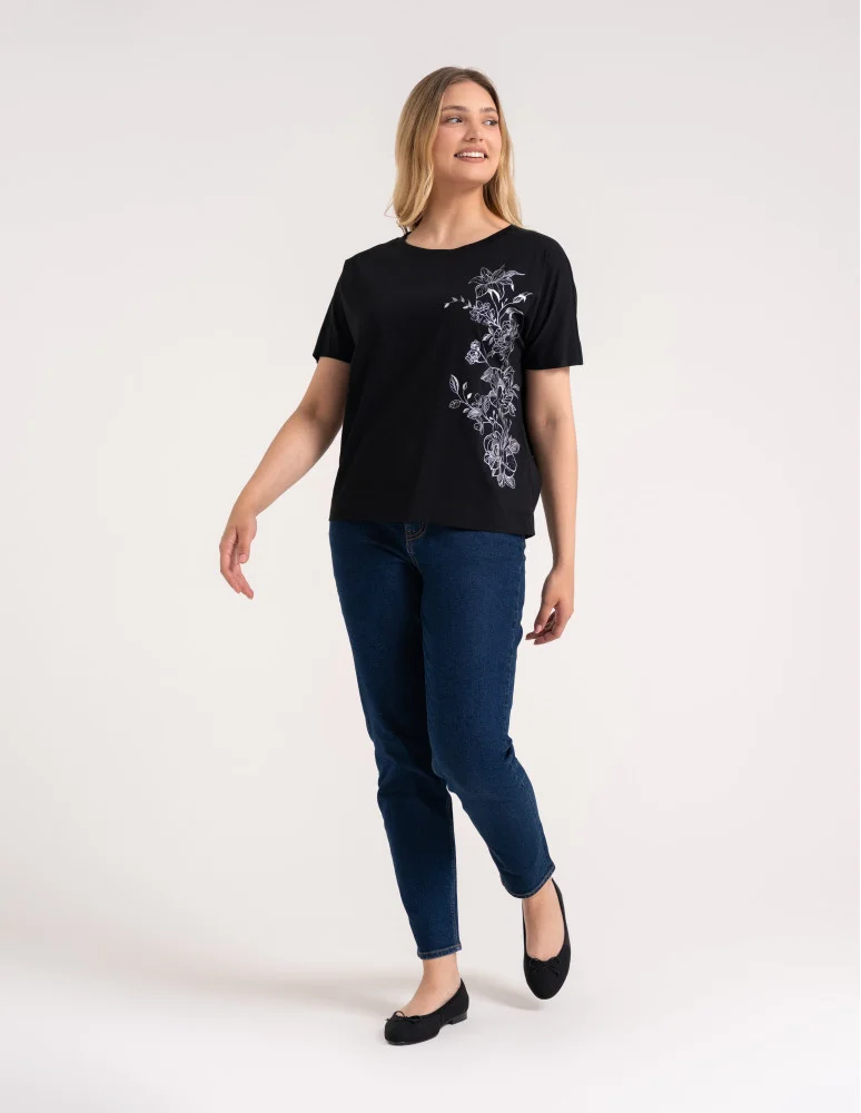 Bluzki z krótkim rękawem - Bluzka damska kimono bawełniana krój boxy z opadającym rękawem delikatny nadruk kwiatowy luźny t-shirt damski CZARNY  - produkt moraj.pl 4