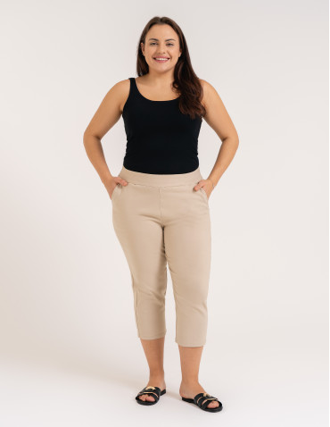 Spodnie eleganckie - Spodnie damskie capri z kieszeniami i wygodnym pasem BEŻOWY - produkt 1