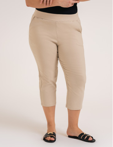 Spodnie eleganckie - Spodnie damskie capri z kieszeniami i wygodnym pasem BEŻOWY - produkt 4