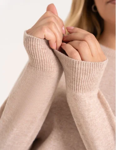 Sweter damski 100% wełniany miękki w dotyku klasyczny fason z okrągłym dekoltem  - produkt 2