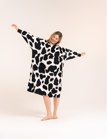 Kocobluza damska oversize z kapturem w łaty - CZARNY