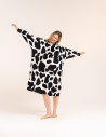 Kocobluza damska oversize z kapturem w łaty CZARNY