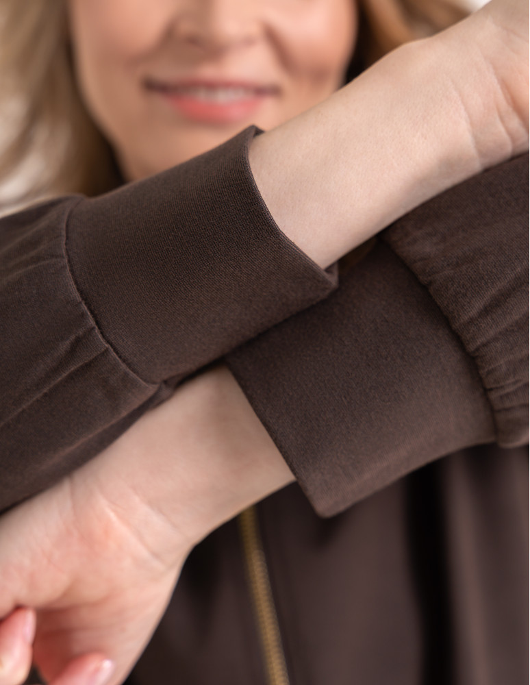 Bluzy dresowe - Bluza damska rozpinana casual ze stójką i kieszeniami BRĄZOWY - produkt moraj.pl 2