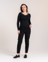 Bluzka damska longsleeve w prążek z koronkowym wykończeniem CZARNY