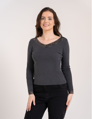 Bluzka damska longsleeve w prążek z koronkowym wykończeniem - SZARY