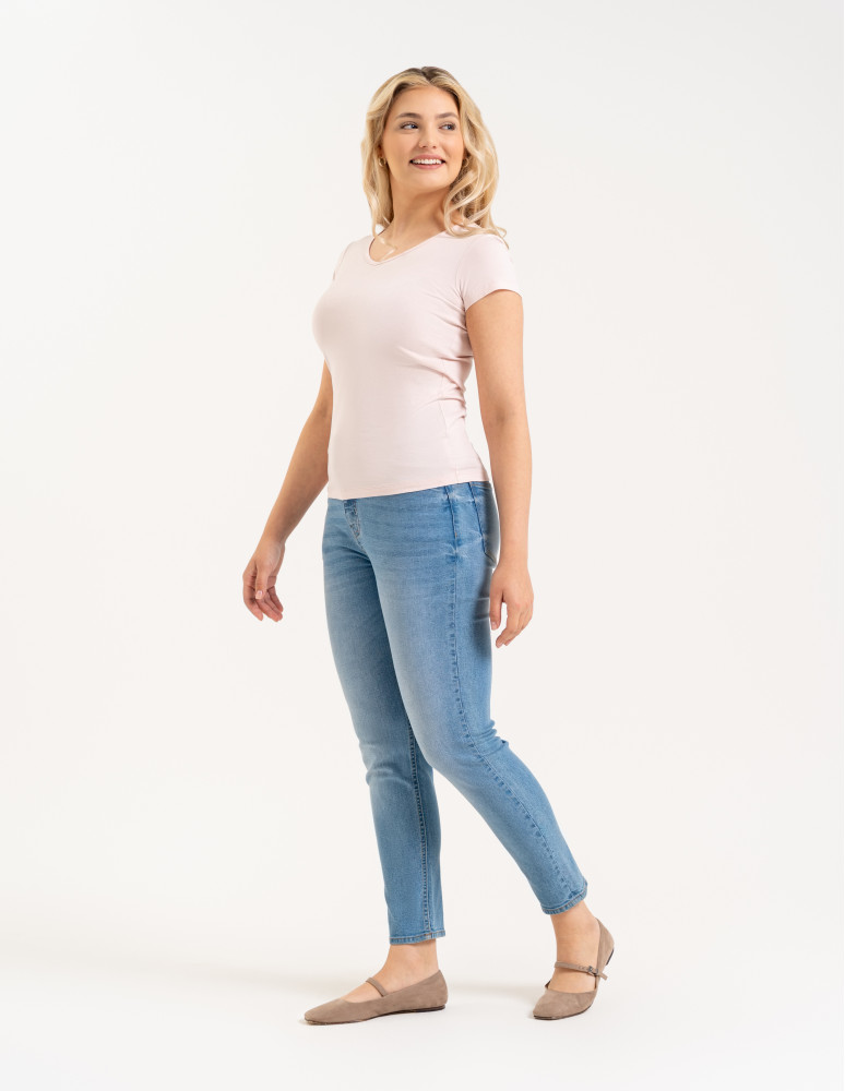 Jeansy - Damskie spodnie jeansowe mom fit JASNY NIEBIESKI   - produkt moraj.pl 9