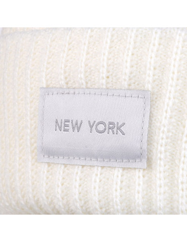 Czapki - Czapka damska typu beanie z naszywką new york BIAŁY - produkt 2