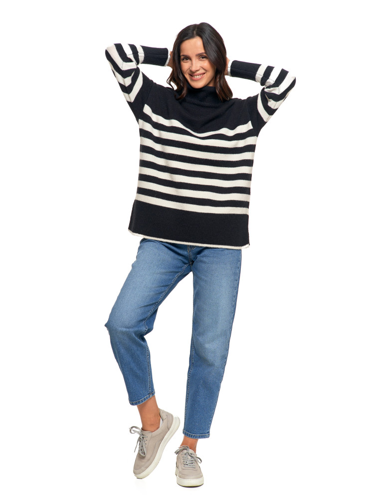 Swetry - Sweter damski w paski z golfem o luźnym kroju CZARNY - produkt moraj.pl 11