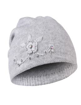 Czapka damska z haftem kwiatowym i kryształkami