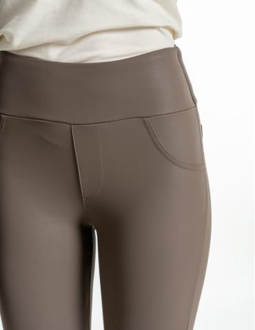 Legginsy damskie - Damskie legginsy z wysokim stanem w stylu sk&oacute;rzanym BEŻOWY - produkt 3