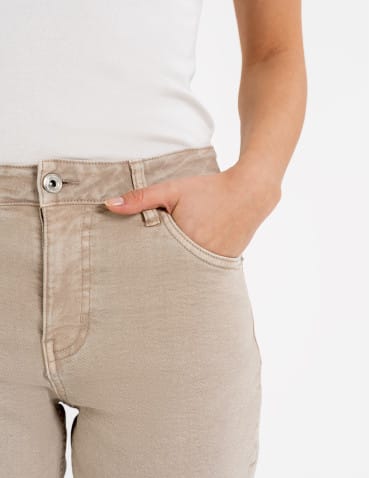 Jeansy - Damskie spodnie jeansowe mom fit JASNY BEŻOWY - produkt 8