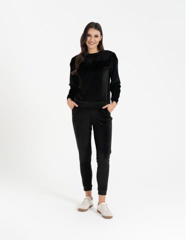 Bluza damska welurowa bez kaptura z haftem - CZARNY