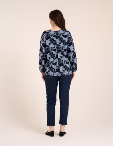 Bluzki z długim rękawem - Elegancka bluzka damska z wiskozy 100% o kroju oversize z długim rękawem WZ&Oacute;R 1 - produkt 5