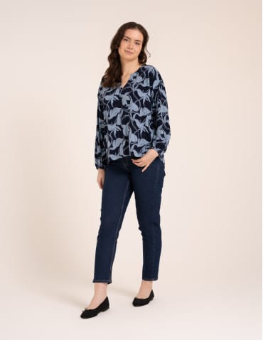 Bluzki z długim rękawem - Elegancka bluzka damska z wiskozy 100% o kroju oversize z długim rękawem WZ&Oacute;R 1 - produkt 12