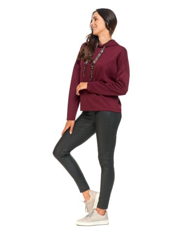 Bluzy damskie - Luźna damska bluza z kapturem ze złotym zdobieniem FIOLETOWY - produkt 5